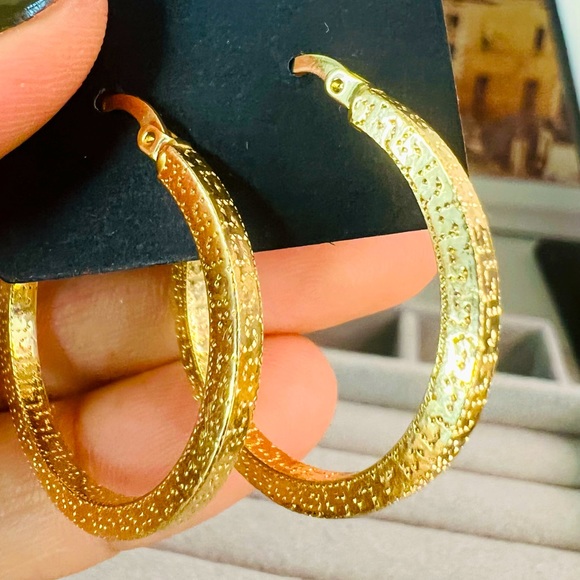 Jewelry - ‼️Sale‼️Real 18K Dubai Gold Hoop Earrings Size 30mm